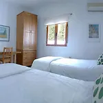 La Casa De Los Pintores, Junto Al Centro De Granada